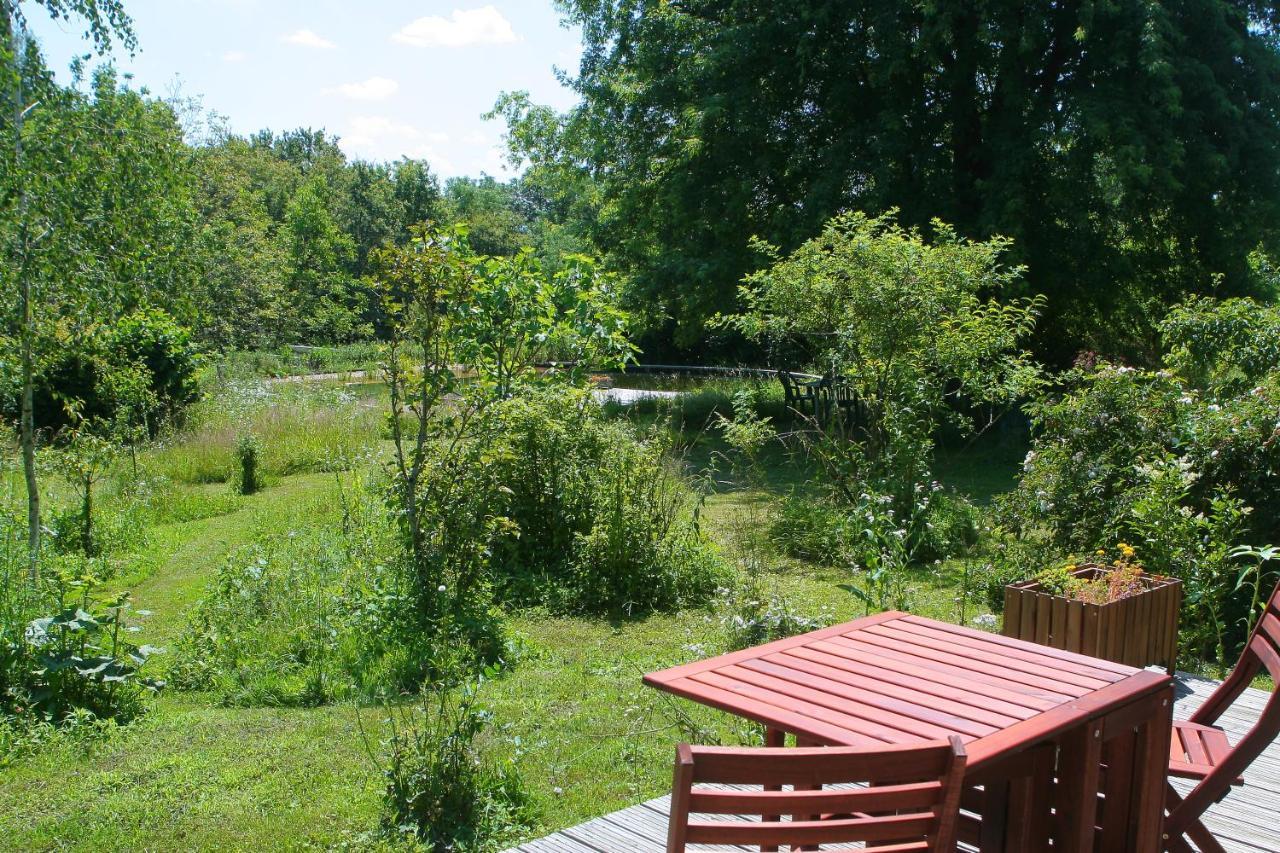 Ecolieu Le Chant Du Temps Bed & Breakfast Saint-Usuge Exterior photo